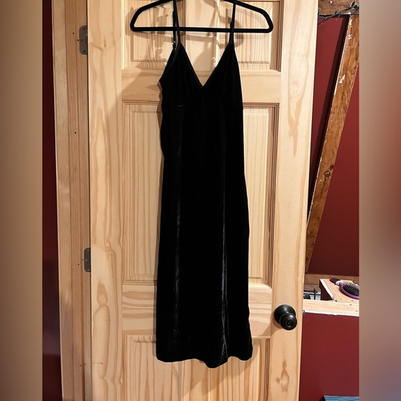 Band of the Free Girl Crush Black Velvet Dress Size Small NWT - Picture 6 of 8